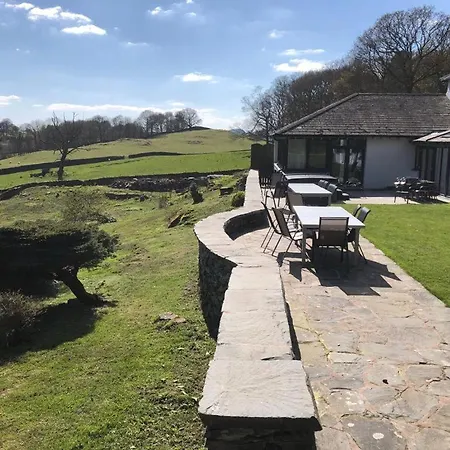 The Oaks Country House *